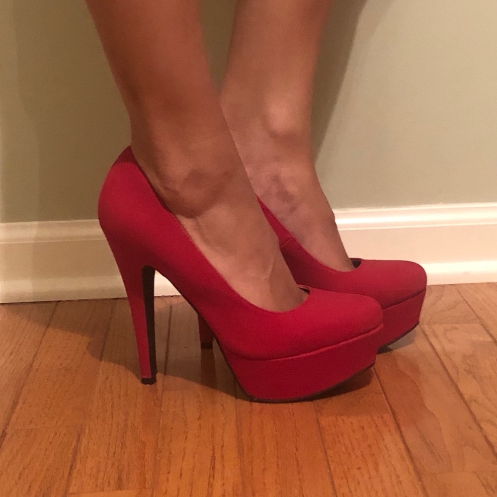 Red pumps